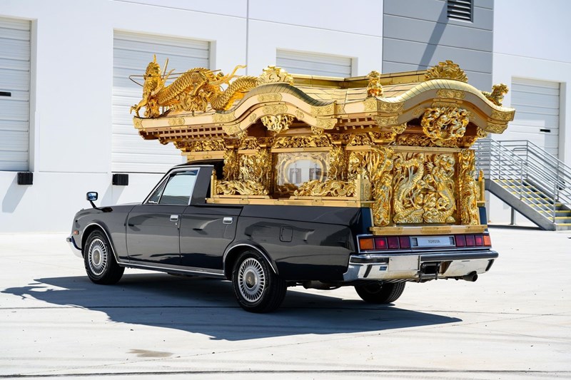 Toyota Century Νεκροφόρα
