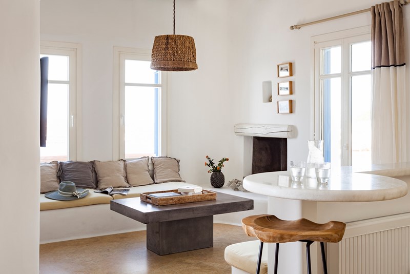 AGL, Luxury Villas