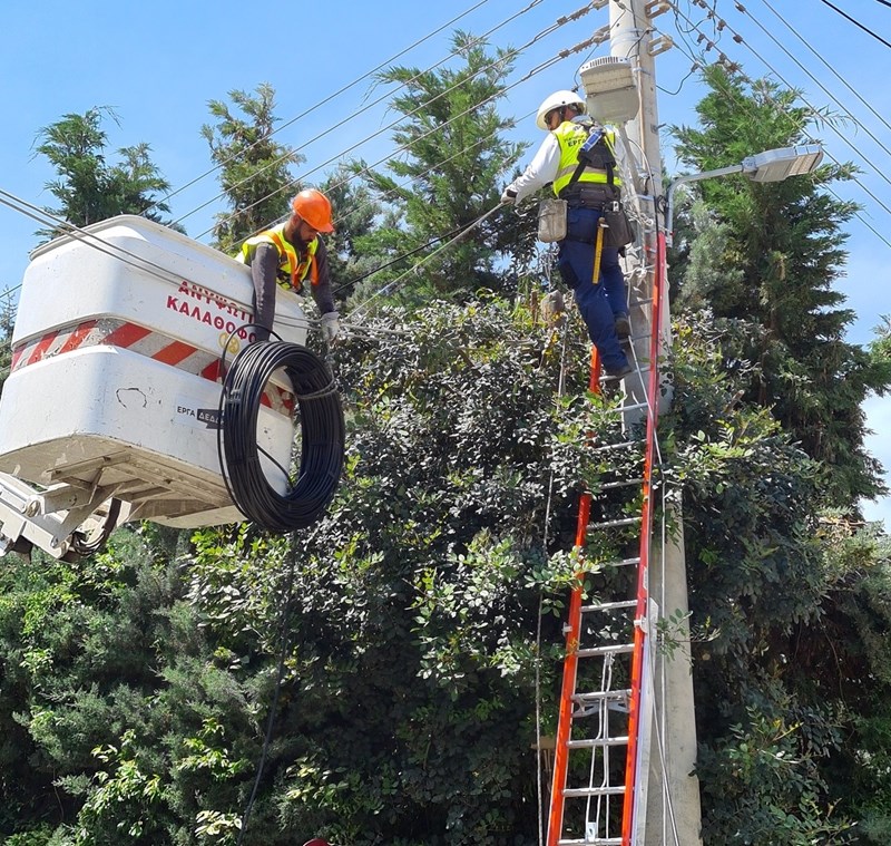 Τοποθέτηση εναέριας οπτικής ίνας