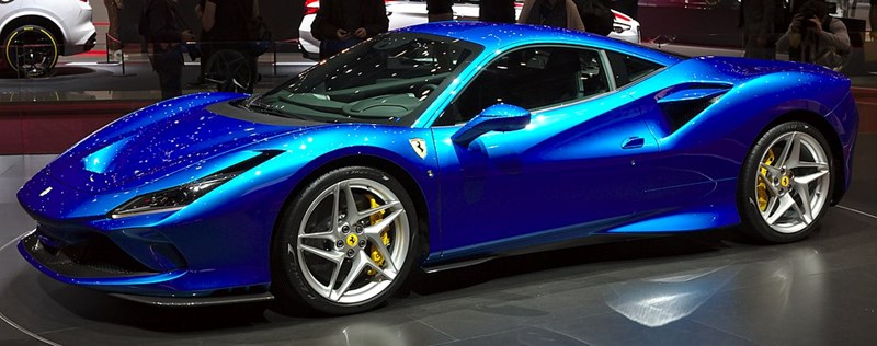 FERRARI F8 TRIBUTO
