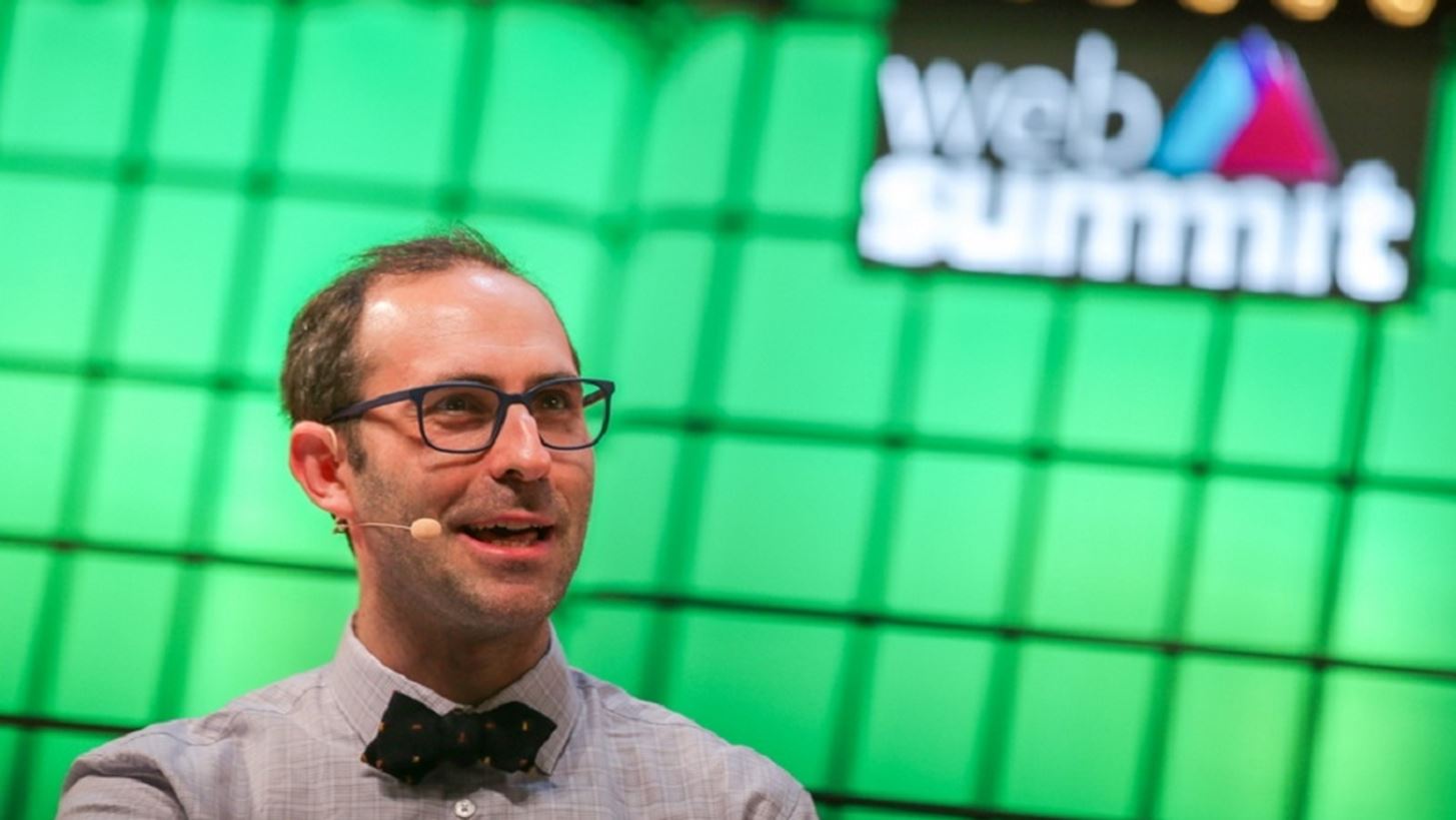 Ο πρώην CEO του Twitch αναλαμβάνει το "τιμόνι" της OpenAI, μετά την εκδίωξη του Σαμ Άλτμαν