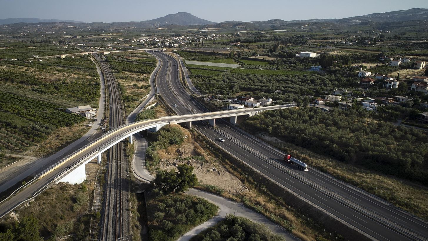 ΑΒΑΞ: Στην τελική ευθεία το α’ τμήμα της Πατρών - Πύργου