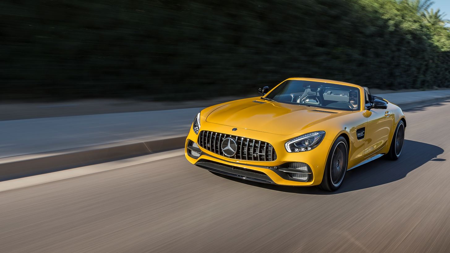&#x39F;&#x3B4;&#x3B7;&#x3B3;&#x3BF;&#x3CD;&#x3BC;&#x3B5; &#x3C3;&#x3C4;&#x3B7;&#x3BD; &#x391;&#x3C1;&#x3B9;&#x3B6;&#x3CC;&#x3BD;&#x3B1; &#x3C4;&#x3B7; &#x3BD;&#x3AD;&#x3B1; Mercedes-AMG GT C Roadster (vid.)