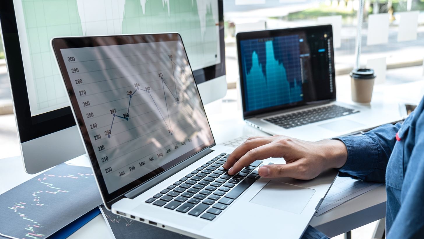 Η φρενίτιδα επαναγοράς μετοχών στον S&P 500 θα φτάσει το $1 τρισ. έως το 2025