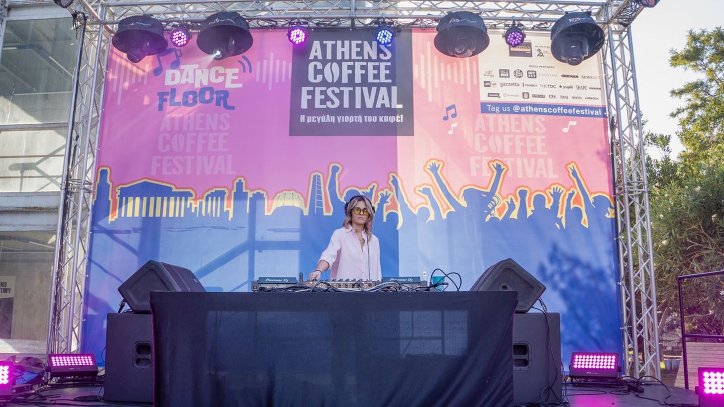ATHENS COFFEE FESTIVAL 2025 - &#x3A4;&#x3C1;&#x3B5;&#x3B9;&#x3C2; &#x3BC;&#x3AD;&#x3C1;&#x3B5;&#x3C2;. 21.287 COFFEE LOVERS. &#x391;&#x3BC;&#x3AD;&#x3C4;&#x3C1;&#x3B7;&#x3C4;&#x3B5;&#x3C2; &#x3B3;&#x3BF;&#x3C5;&#x3BB;&#x3B9;&#x3AD;&#x3C2; &#x3BA;&#x3B1;&#x3C6;&#x3AD;!