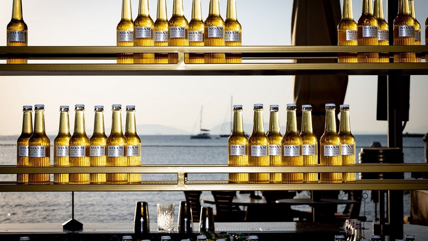 NOAM: &#x397; premium lager &#x3C0;&#x3BF;&#x3C5; &#x3AE;&#x3C1;&#x3B8;&#x3B5; &#x3BD;&#x3B1; &#x3B1;&#x3BB;&#x3BB;&#x3AC;&#x3BE;&#x3B5;&#x3B9; &#x3C4;&#x3BF;&#x3C5;&#x3C2; &#x3BA;&#x3B1;&#x3BD;&#x3CC;&#x3BD;&#x3B5;&#x3C2; &#x3C4;&#x3BF;&#x3C5; fine drinking &#x3B1;&#x3C0;&#x3CC; &#x3C4;&#x3B7;&#x3BD; KAFEA TERRA