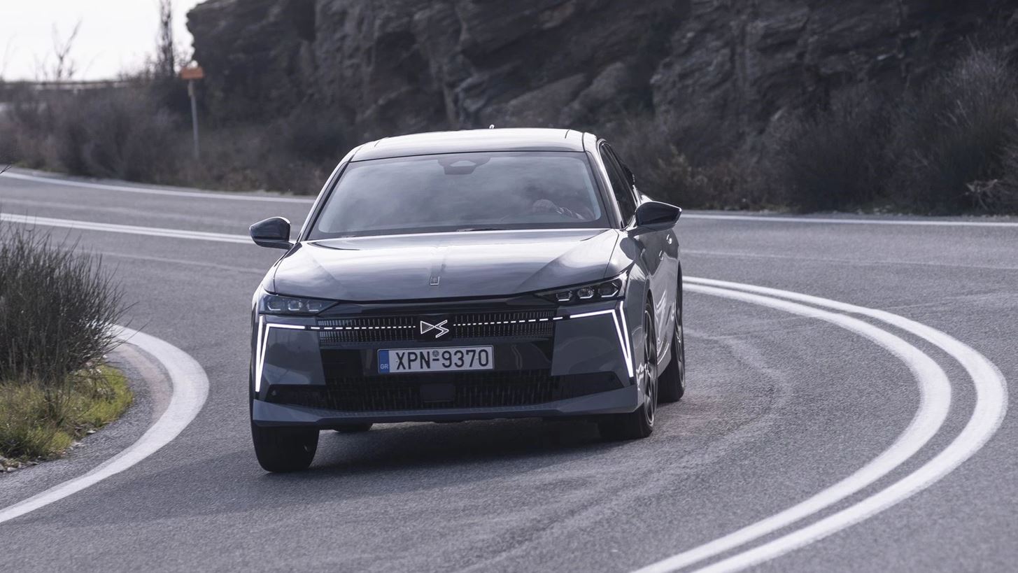 Οδηγούμε DS No4 Hybrid: Η premium επιλογή