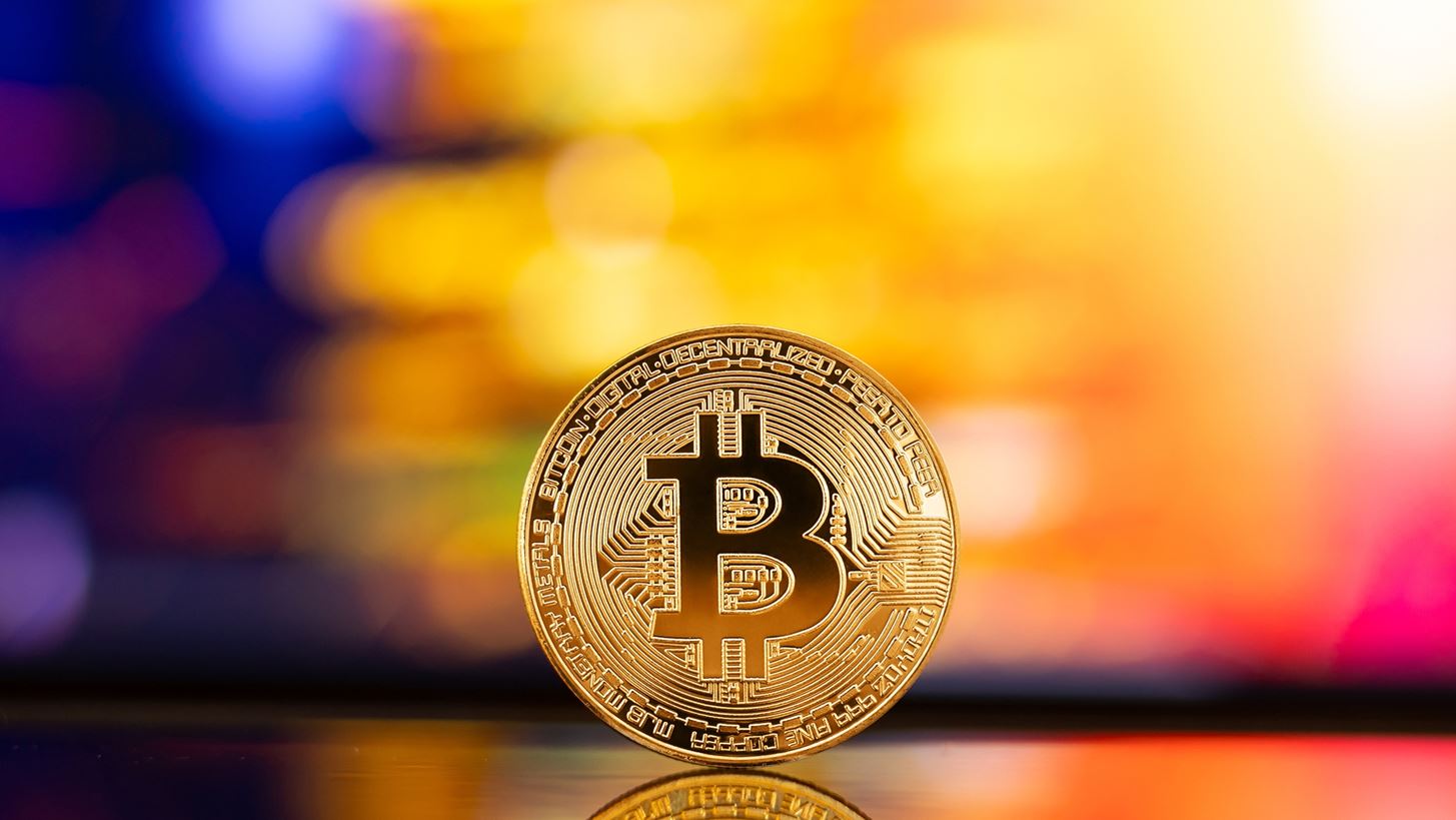 Σε ιστορικό υψηλό το Bitcoin: Ξεπέρασε τα $82.000 με οδηγό τον Τραμπ
