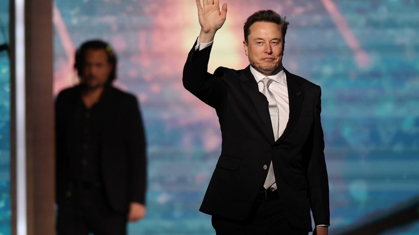 Tesla: &#x3A0;&#x3C1;&#x3CC;&#x3C4;&#x3B1;&#x3C3;&#x3B7; &#x3B3;&#x3B9;&#x3B1; &#x3BD;&#x3AD;&#x3BF; &#x3C0;&#x3B1;&#x3BA;&#x3AD;&#x3C4;&#x3BF; &#x3B1;&#x3C0;&#x3BF;&#x3B4;&#x3BF;&#x3C7;&#x3CE;&#x3BD; &#x3C3;&#x3C4;&#x3BF;&#x3BD; &#x388;&#x3BB;&#x3BF;&#x3BD; &#x39C;&#x3B1;&#x3C3;&#x3BA; &#x3AD;&#x3C9;&#x3C2; $1 &#x3C4;&#x3C1;&#x3B9;&#x3C3;. - &#x3A0;&#x3C1;&#x3C9;&#x3C4;&#x3BF;&#x3C6;&#x3B1;&#x3BD;&#x3AD;&#x3C2; &#x3C3;&#x3C4;&#x3B7;&#x3BD; &#x3B5;&#x3C4;&#x3B1;&#x3B9;&#x3C1;&#x3B9;&#x3BA;&#x3AE; &#x3B9;&#x3C3;&#x3C4;&#x3BF;&#x3C1;&#x3AF;&#x3B1; &#x3C4;&#x3C9;&#x3BD; &#x397;&#x3A0;&#x391;
