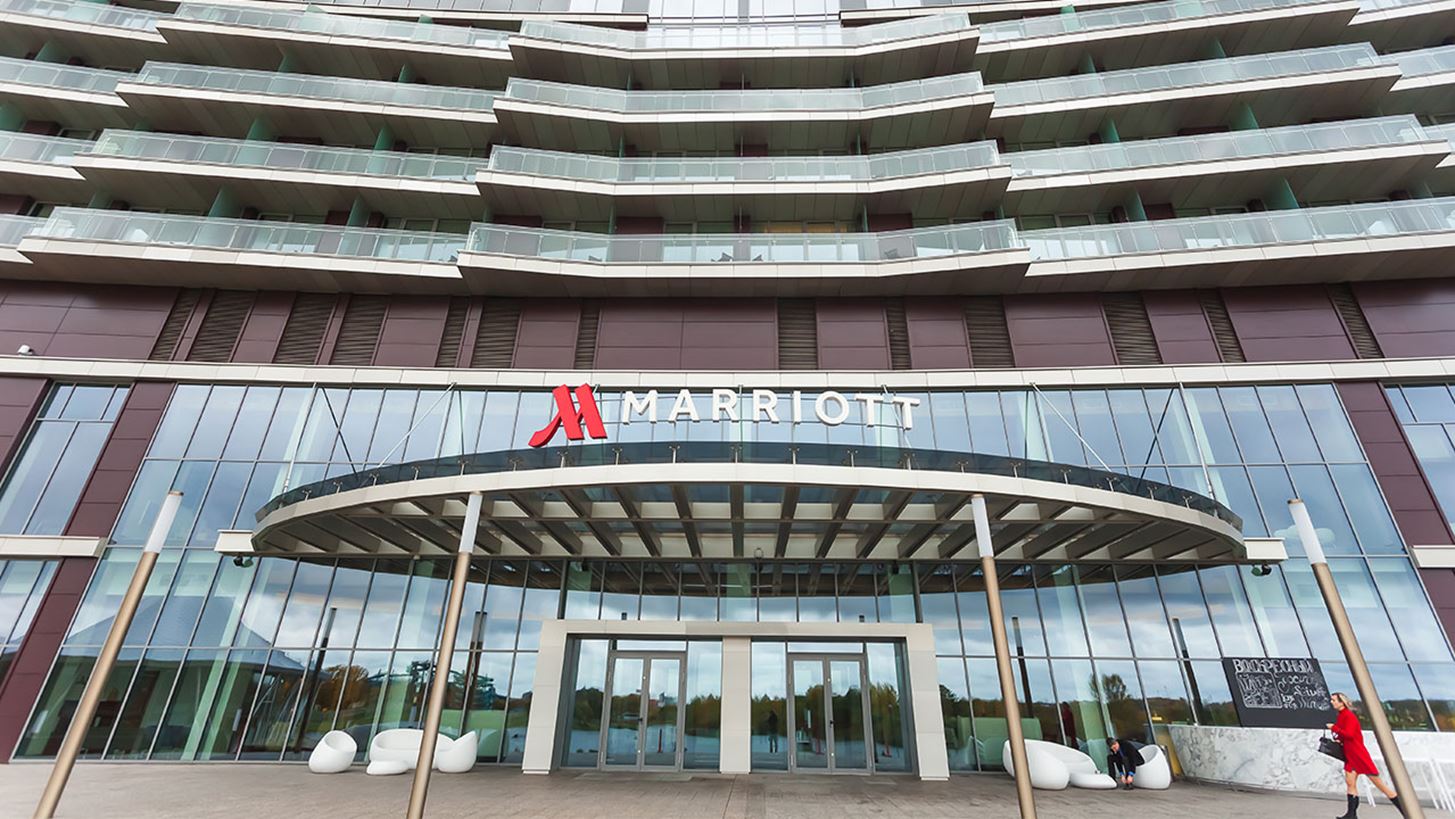 &#x39A;&#x3C5;&#x3B2;&#x3B5;&#x3C1;&#x3BD;&#x3BF;&#x3B5;&#x3C0;&#x3AF;&#x3B8;&#x3B5;&#x3C3;&#x3B7; &#x3C3;&#x3C4;&#x3B7; Marriott - &#x395;&#x3BA;&#x3C4;&#x3B5;&#x3B8;&#x3B5;&#x3B9;&#x3BC;&#x3AD;&#x3BD;&#x3BF;&#x3B9; 500 &#x3B5;&#x3BA;&#x3B1;&#x3C4;. &#x3C0;&#x3B5;&#x3BB;&#x3AC;&#x3C4;&#x3B5;&#x3C2; &#x3C3;&#x3B5; &#x3C0;&#x3AC;&#x3BD;&#x3C9; &#x3B1;&#x3C0;&#x3CC; &#x3B5;&#x3BA;&#x3B1;&#x3C4;&#x3CC; &#x3C7;&#x3CE;&#x3C1;&#x3B5;&#x3C2;