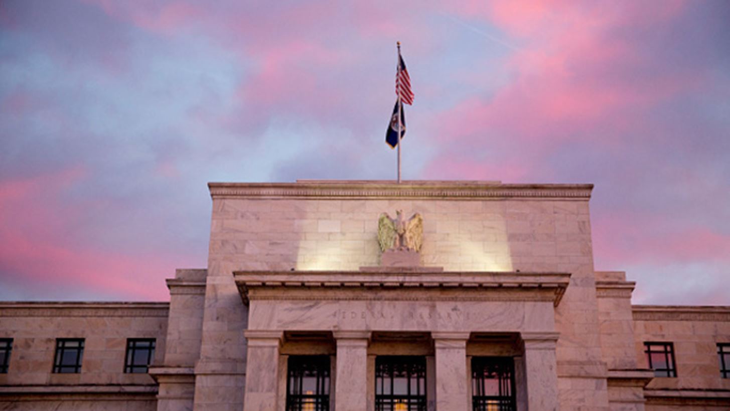 &#x39F;&#x3B9; &#x3BF;&#x3B9;&#x3BA;&#x3BF;&#x3BD;&#x3BF;&#x3BC;&#x3BF;&#x3BB;&#x3CC;&#x3B3;&#x3BF;&#x3B9; &#x3B5;&#x3BE;&#x3B7;&#x3B3;&#x3BF;&#x3CD;&#x3BD; &#x3C4;&#x3B9; &#x3B8;&#x3B1; &#x3C3;&#x3C5;&#x3BC;&#x3B2;&#x3B5;&#x3AF; &#x3B1;&#x3BD; &#x3B7; Fed &quot;&#x3B4;&#x3CE;&#x3C3;&#x3B5;&#x3B9;&quot; &#x3C3;&#x3C4;&#x3BF;&#x3BD; &#x3A4;&#x3C1;&#x3B1;&#x3BC;&#x3C0; &#x3C4;&#x3B1; &#x3B1;&#x3C1;&#x3BD;&#x3B7;&#x3C4;&#x3B9;&#x3BA;&#x3AC; &#x3B5;&#x3C0;&#x3B9;&#x3C4;&#x3CC;&#x3BA;&#x3B9;&#x3B1;