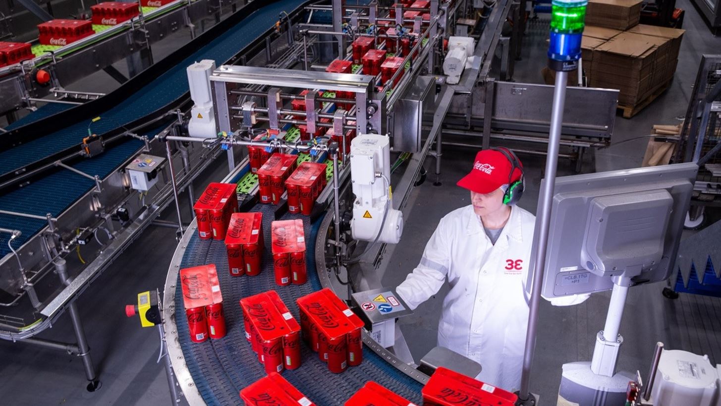 Coca-Cola HBC: &#x391;&#x3CD;&#x3BE;&#x3B7;&#x3C3;&#x3B7; 8,1% &#x3C3;&#x3C4;&#x3B1; &#x3BF;&#x3C1;&#x3B3;&#x3B1;&#x3BD;&#x3B9;&#x3BA;&#x3AC; &#x3AD;&#x3C3;&#x3BF;&#x3B4;&#x3B1; &#x3B1;&#x3C0;&#x3CC; &#x3C0;&#x3C9;&#x3BB;&#x3AE;&#x3C3;&#x3B5;&#x3B9;&#x3C2; &#x3C3;&#x3C4;&#x3BF; 9&#x3BC;&#x3B7;&#x3BD;&#x3BF;