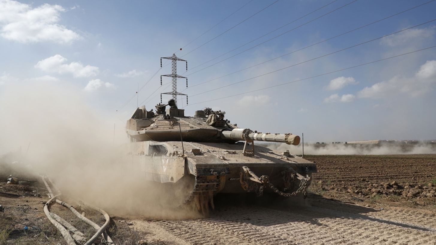 Γιατί τα ισραηλινά άρματα Merkava Mark IV είναι πιο ανθεκτικά σε επιθέσεις από drones σε σύγκριση με άλλα