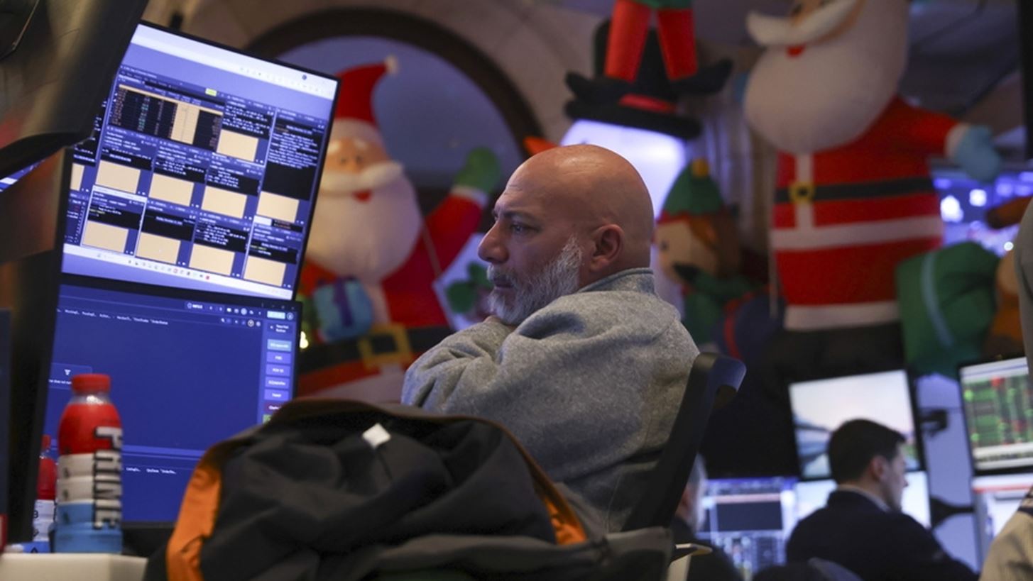 Ρεκόρ και 5ήμερο ανοδικό σερί στην Wall Street με το βλέμμα στο Santa Claus Rally