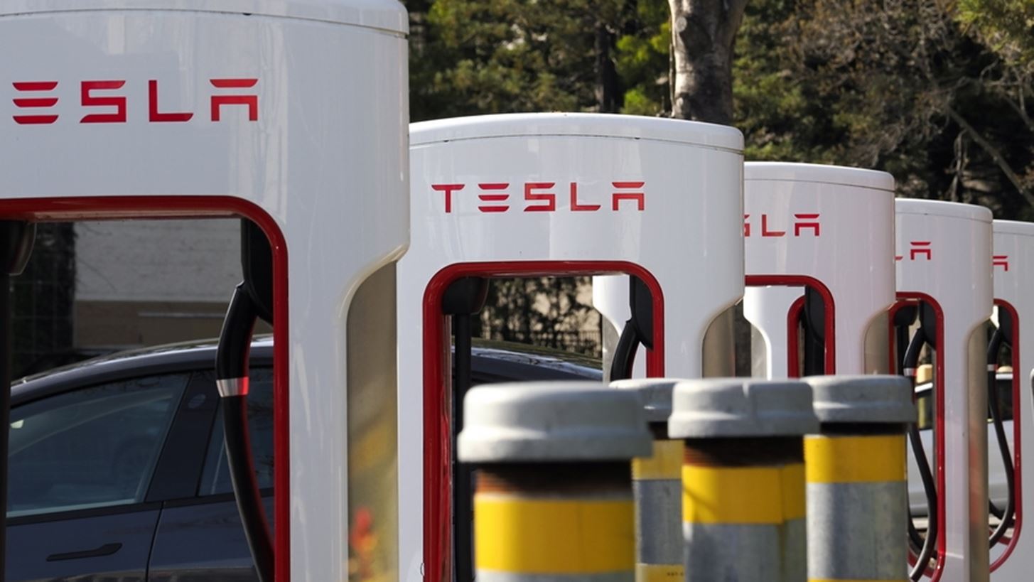 Μετά τις Volvo, Ford, Honda, η Hyundai υιοθετεί τους υπερφορτιστές της Tesla