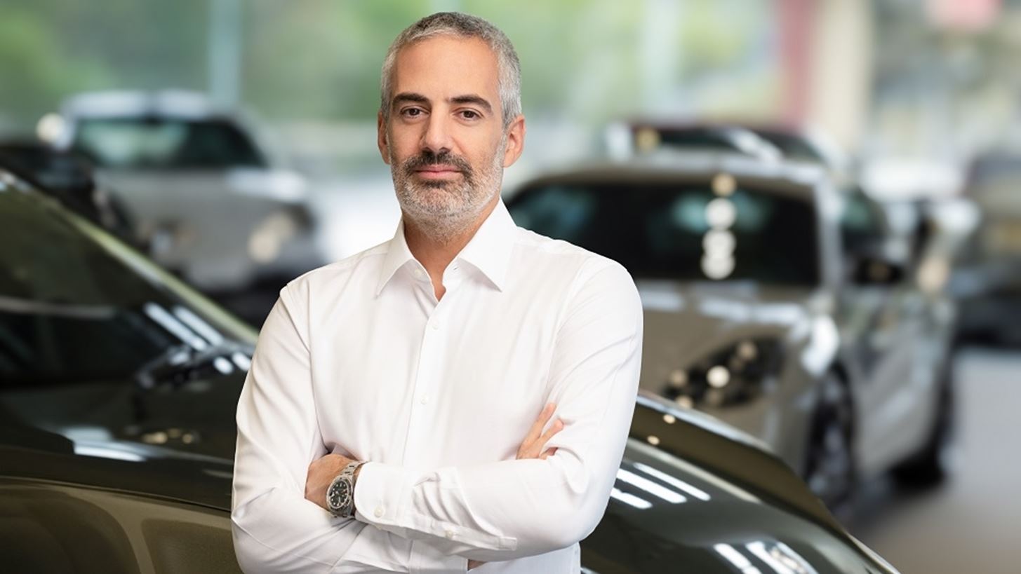 &#x39D;. &#x3A3;&#x3B9;&#x3BD;&#x3BF;&#x3B3;&#x3B9;&#x3AC;&#x3BD;&#x3BD;&#x3B7;&#x3C2;, &#x393;&#x3B5;&#x3BD;&#x3B9;&#x3BA;&#x3CC;&#x3C2; &#x394;&#x3B9;&#x3B5;&#x3C5;&#x3B8;&#x3C5;&#x3BD;&#x3C4;&#x3AE;&#x3C2; Porsche: H &#x3C3;&#x3C7;&#x3AD;&#x3C3;&#x3B7; &#x3C4;&#x3C9;&#x3BD; &#x395;&#x3BB;&#x3BB;&#x3AE;&#x3BD;&#x3C9;&#x3BD; &#x3BC;&#x3B5; &#x3C4;&#x3B7;&#x3BD; Porsche &#x3C0;&#x3B1;&#x3C1;&#x3B1;&#x3BC;&#x3AD;&#x3BD;&#x3B5;&#x3B9; &#x3B4;&#x3B9;&#x3B1;&#x3C7;&#x3C1;&#x3BF;&#x3BD;&#x3B9;&#x3BA;&#x3AC; &#x3C3;&#x3C4;&#x3B1;&#x3B8;&#x3B5;&#x3C1;&#x3AE; &#x3BA;&#x3B1;&#x3B9; &#x3B4;&#x3B9;&#x3B1;&#x3C1;&#x3BA;&#x3CE;&#x3C2; &#x3B9;&#x3C3;&#x3C7;&#x3C5;&#x3C1;&#x3BF;&#x3C0;&#x3BF;&#x3B9;&#x3B5;&#x3AF;&#x3C4;&#x3B1;&#x3B9;