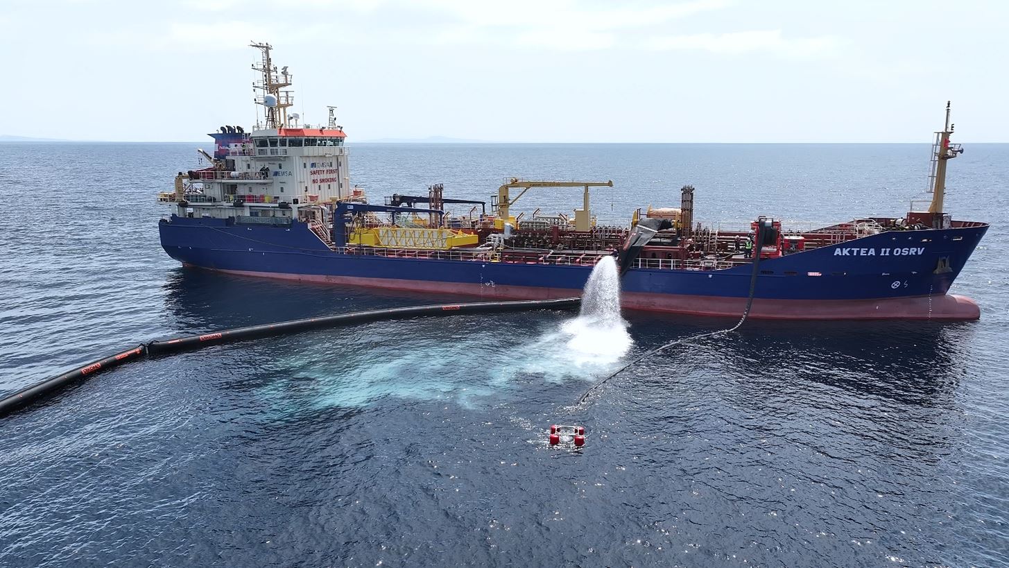 Gastrade: &#x397; &#x391;&#x3BB;&#x3B5;&#x3BE;&#x3B1;&#x3BD;&#x3B4;&#x3C1;&#x3BF;&#x3CD;&#x3C0;&#x3BF;&#x3BB;&#x3B7; &#x3C3;&#x3C4;&#x3B7;&#x3BD; &#x3C0;&#x3C1;&#x3CE;&#x3C4;&#x3B7; &#x3B3;&#x3C1;&#x3B1;&#x3BC;&#x3BC;&#x3AE; &#x3C4;&#x3B7;&#x3C2; &#x3B5;&#x3C5;&#x3C1;&#x3C9;&#x3C0;&#x3B1;&#x3CA;&#x3BA;&#x3AE;&#x3C2; &#x3C0;&#x3B5;&#x3C1;&#x3B9;&#x3B2;&#x3B1;&#x3BB;&#x3BB;&#x3BF;&#x3BD;&#x3C4;&#x3B9;&#x3BA;&#x3AE;&#x3C2; &#x3B1;&#x3C3;&#x3C6;&#x3AC;&#x3BB;&#x3B5;&#x3B9;&#x3B1;&#x3C2;