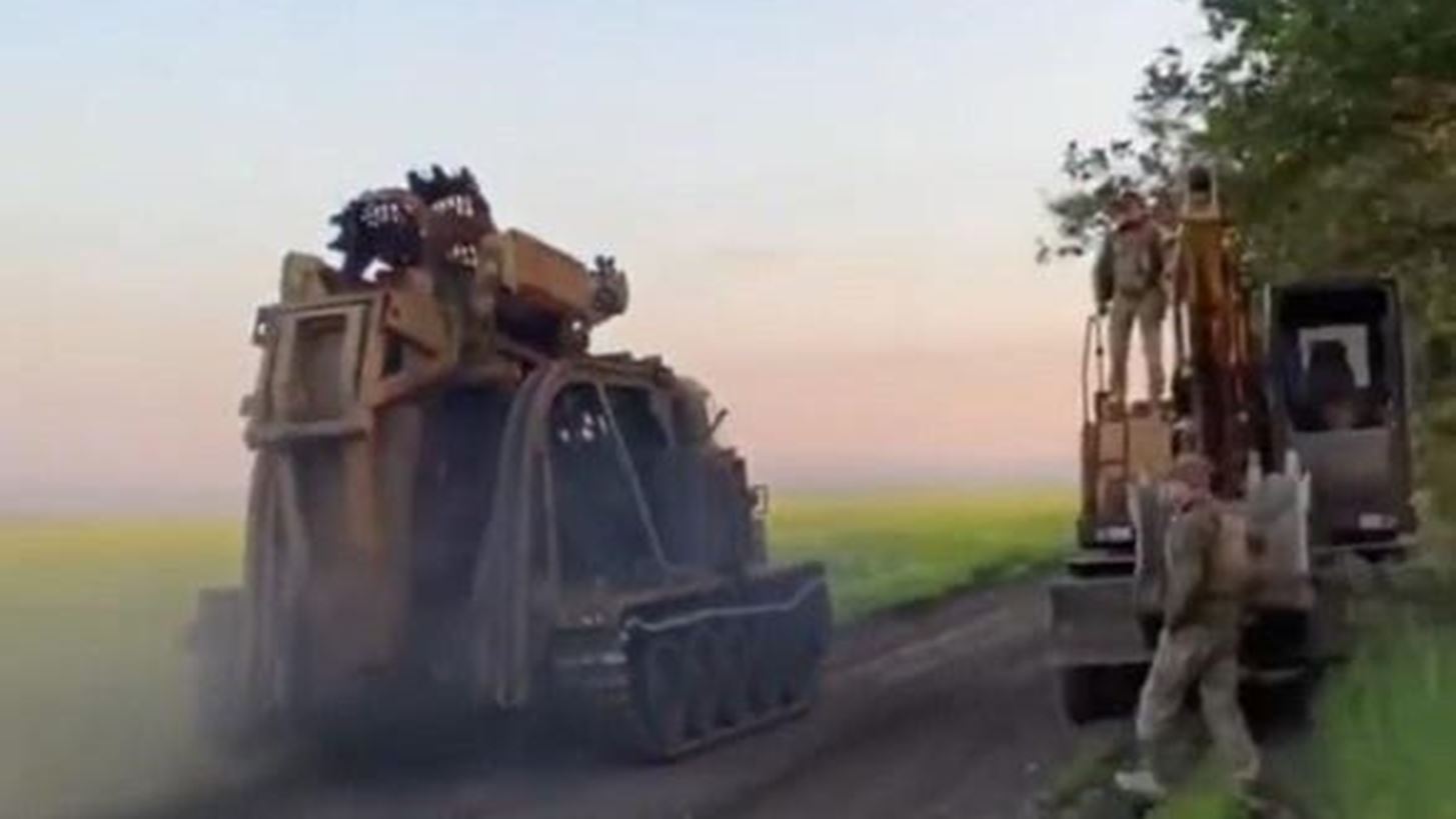 Ουκρανία: Ένα πολύ σπάνιο όχημα μάχης εμφανίστηκε στο νότιο μέτωπο