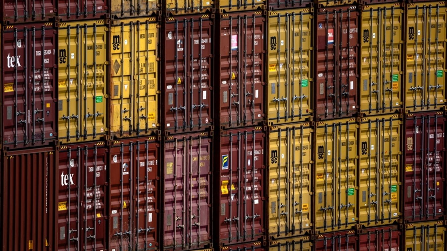 Τα πρώτα σημάδια από τις επιπτώσεις των δασμών Τραμπ