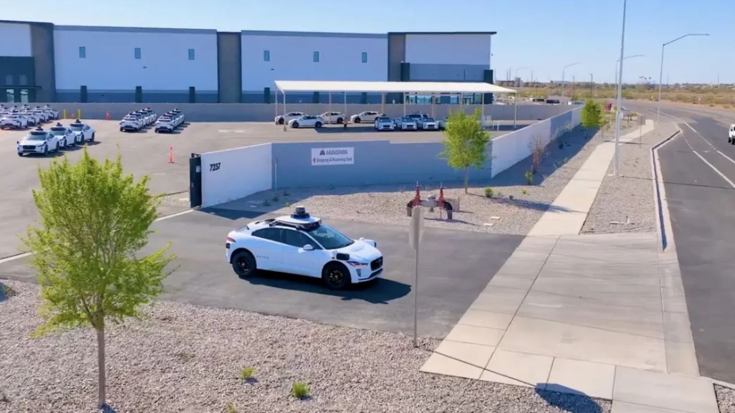 Μέσα στο εργοστάσιο της Waymo που δημιουργεί τα ρομποταξί του μέλλοντος