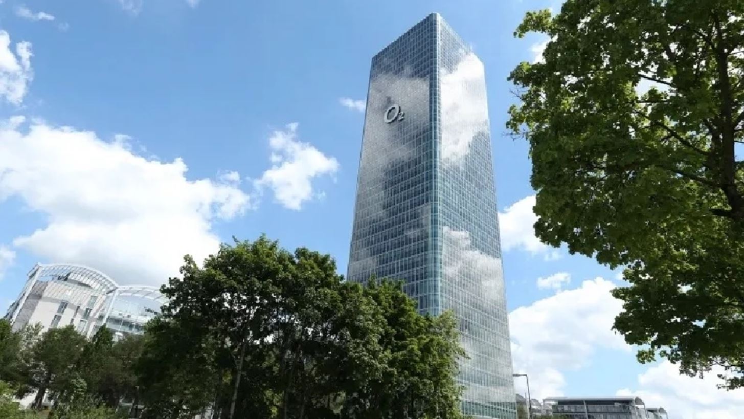 Telefonica &#x3BA;&#x3B1;&#x3B9; AWS &#x3B4;&#x3BF;&#x3BA;&#x3B9;&#x3BC;&#x3AC;&#x3B6;&#x3BF;&#x3C5;&#x3BD; &#x3BA;&#x3B2;&#x3B1;&#x3BD;&#x3C4;&#x3B9;&#x3BA;&#x3AD;&#x3C2; &#x3C4;&#x3B5;&#x3C7;&#x3BD;&#x3BF;&#x3BB;&#x3BF;&#x3B3;&#x3AF;&#x3B5;&#x3C2; &#x3C3;&#x3C4;&#x3BF; &#x3B4;&#x3AF;&#x3BA;&#x3C4;&#x3C5;&#x3BF; &#x3BA;&#x3B9;&#x3BD;&#x3B7;&#x3C4;&#x3AE;&#x3C2; &#x3C4;&#x3B7;&#x3C2; &#x3B3;&#x3B5;&#x3C1;&#x3BC;&#x3B1;&#x3BD;&#x3B9;&#x3BA;&#x3AE;&#x3C2; &#x3B5;&#x3C4;&#x3B1;&#x3B9;&#x3C1;&#x3B5;&#x3AF;&#x3B1;&#x3C2;