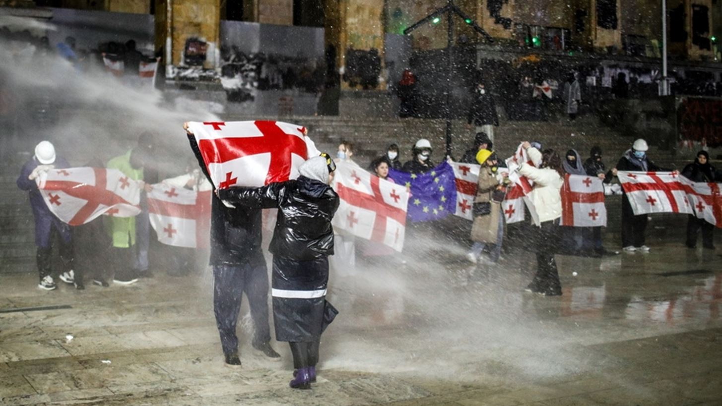 Η Γεωργία σε αναταραχή - Το χρονολόγιο των μαζικών διαδηλώσεων υπέρ της ΕΕ και η κρατική καταστολή