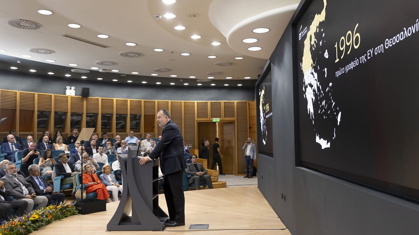 &#x393;. &#x3A0;&#x3B1;&#x3C0;&#x3B1;&#x3B4;&#x3B7;&#x3BC;&#x3B7;&#x3C4;&#x3C1;&#x3AF;&#x3BF;&#x3C5; (EY &#x395;&#x3BB;&#x3BB;&#x3AC;&#x3B4;&#x3BF;&#x3C2;): &quot;&#x397; &#x398;&#x3B5;&#x3C3;&#x3C3;&#x3B1;&#x3BB;&#x3BF;&#x3BD;&#x3AF;&#x3BA;&#x3B7; &#x3BA;&#x3B1;&#x3B9; &#x3B7; &#x392;&#x3CC;&#x3C1;&#x3B5;&#x3B9;&#x3B1; &#x395;&#x3BB;&#x3BB;&#x3AC;&#x3B4;&#x3B1;, &#x3B8;&#x3B1; &#x3C0;&#x3B1;&#x3AF;&#x3BE;&#x3BF;&#x3C5;&#x3BD; &#x3B1;&#x3BA;&#x3CC;&#x3BC;&#x3B7; &#x3C0;&#x3B9;&#x3BF; &#x3BA;&#x3B1;&#x3B8;&#x3BF;&#x3C1;&#x3B9;&#x3C3;&#x3C4;&#x3B9;&#x3BA;&#x3CC; &#x3C1;&#x3CC;&#x3BB;&#x3BF; &#x3C3;&#x3C4;&#x3B1; &#x3B5;&#x3C0;&#x3CC;&#x3BC;&#x3B5;&#x3BD;&#x3B1; &#x3C7;&#x3C1;&#x3CC;&#x3BD;&#x3B9;&#x3B1;&quot;