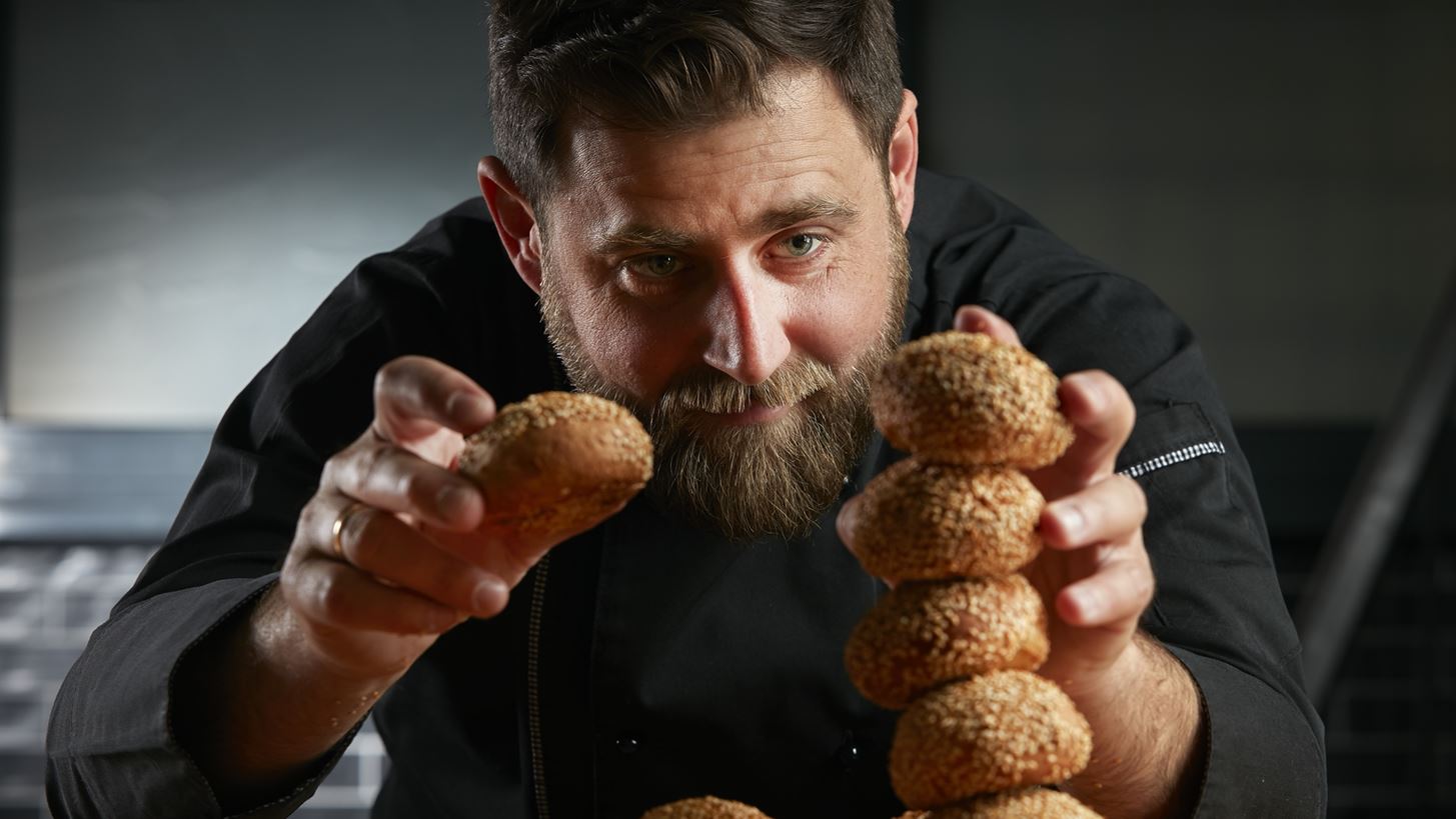 Κουλουράδες: Πώς από τον Πειραιά επεκτάθηκε σε όλη την Ελλάδα - Τα σχέδια για εξωτερικό & τα νέα projects