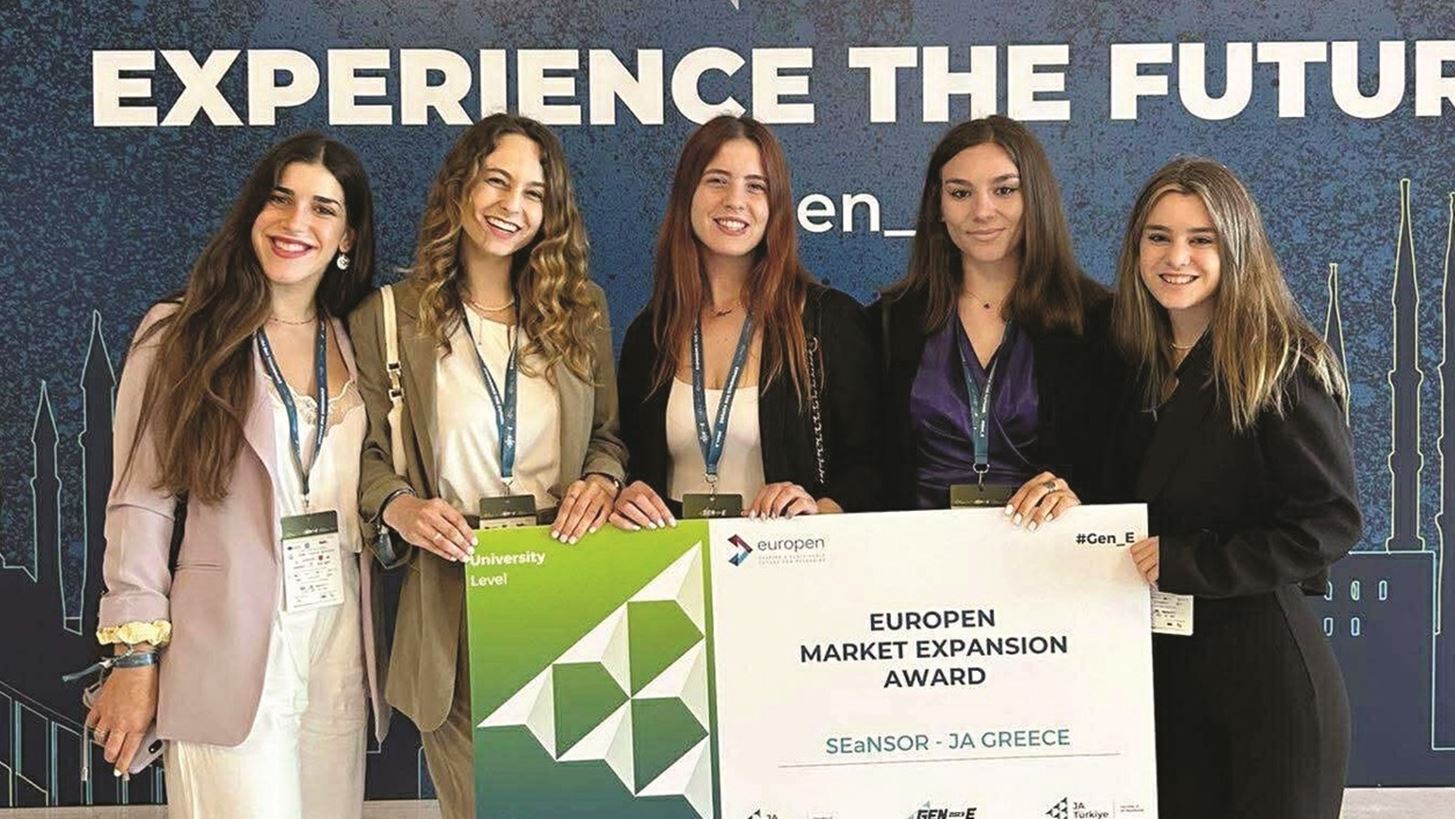 Seansor: &#x388;&#x3BD;&#x3B1;&#x3C2; &quot;&#x3C0;&#x3C1;&#x3AC;&#x3C3;&#x3B9;&#x3BD;&#x3BF;&#x3C2;&quot; &#x3C6;&#x3CD;&#x3BB;&#x3B1;&#x3BA;&#x3B1;&#x3C2; &#x3C4;&#x3C9;&#x3BD; &#x3B8;&#x3B1;&#x3BB;&#x3B1;&#x3C3;&#x3C3;&#x3CE;&#x3BD;