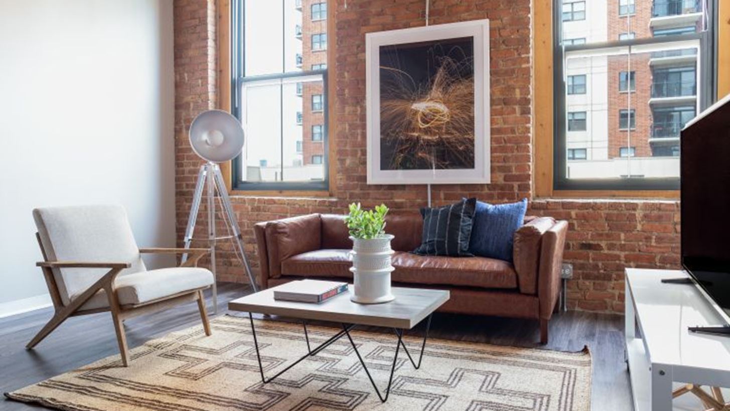 Sonder, &#x3BF; &#x3BA;&#x3BB;&#x3CE;&#x3BD;&#x3BF;&#x3C2; &#x3C4;&#x3B7;&#x3C2; Airbnb &#x3C0;&#x3BF;&#x3C5; &#x3B1;&#x3BE;&#x3AF;&#x3B6;&#x3B5;&#x3B9; &#x3AD;&#x3BD;&#x3B1; &#x3B4;&#x3B9;&#x3C3;. &#x3B4;&#x3BF;&#x3BB;&#x3AC;&#x3C1;&#x3B9;&#x3B1;