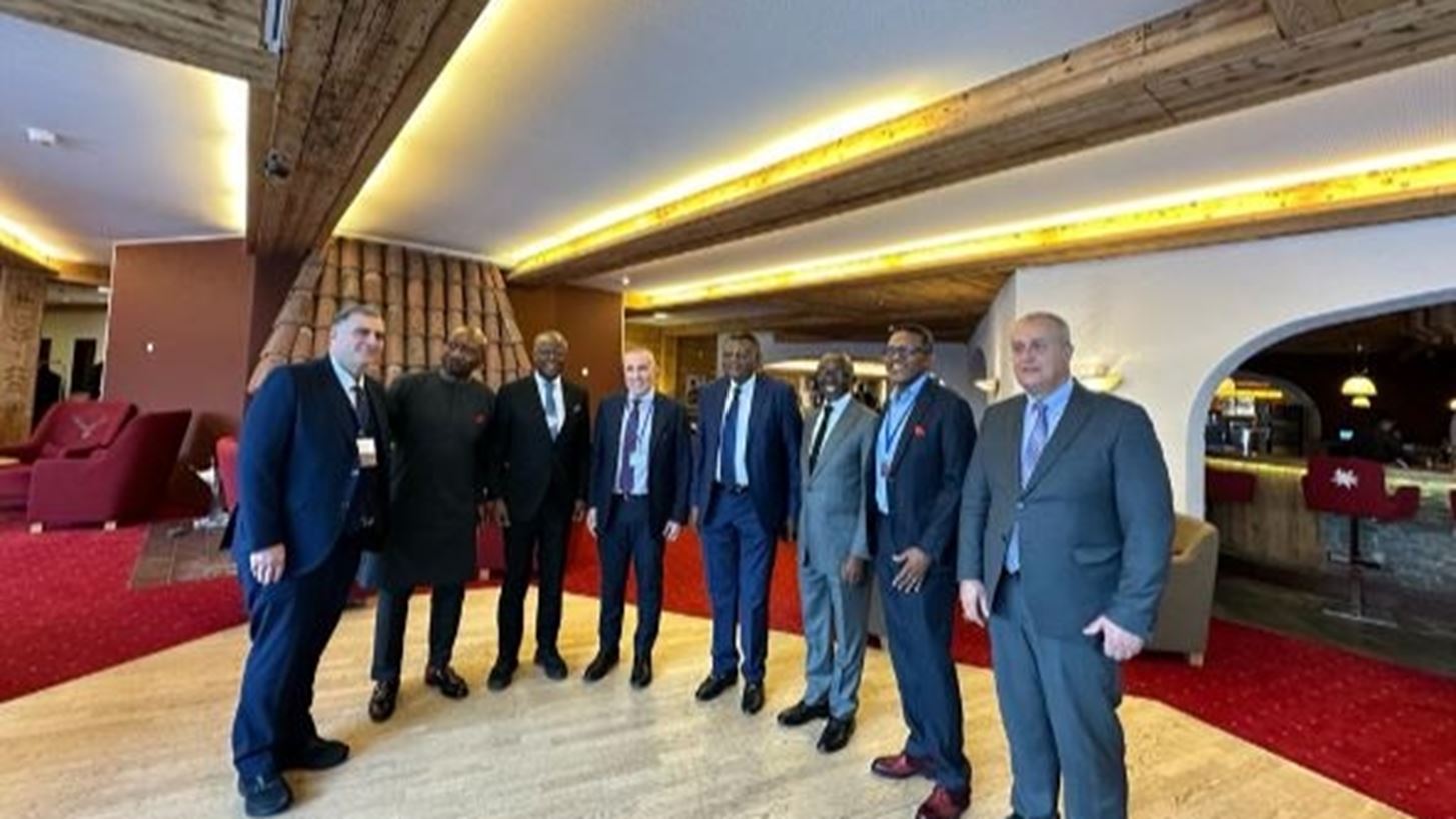 &#x39D;&#x3C4;&#x3B1;&#x3B2;&#x3CC;&#x3C2;: &#x397; &#x3B5;&#x3C0;&#x3B9;&#x3C4;&#x3C5;&#x3C7;&#x3B7;&#x3BC;&#x3AD;&#x3BD;&#x3B7; &#x3C0;&#x3B1;&#x3C1;&#x3BF;&#x3C5;&#x3C3;&#x3AF;&#x3B1; &#x3C4;&#x3BF;&#x3C5; &#x39D;. &#x3A3;&#x3B1;&#x3BB;&#x3B1;&#x3C0;&#x3B1;&#x3C4;&#x3AC;&#x3C1;&#x3B1; &#x3BA;&#x3B1;&#x3B9; &#x3C4;&#x3B7;&#x3C2; SALAS International &#x3C3;&#x3C4;&#x3BF; World Economic Forum