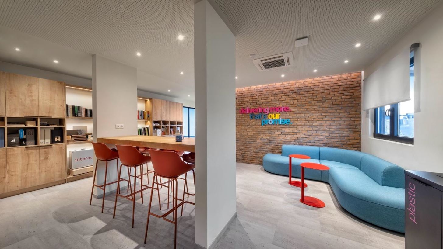 STIRIXIS GROUP: &#x3A3;&#x3C4;&#x3C1;&#x3B1;&#x3C4;&#x3B7;&#x3B3;&#x3B9;&#x3BA;&#x3AE; &#x3BA;&#x3B1;&#x3B9; Design, &#x3BF; &#x3C3;&#x3C5;&#x3BD;&#x3B4;&#x3C5;&#x3B1;&#x3C3;&#x3BC;&#x3CC;&#x3C2; &#x3C4;&#x3B7;&#x3C2; &#x3B5;&#x3C0;&#x3B9;&#x3C4;&#x3C5;&#x3C7;&#x3AF;&#x3B1;&#x3C2; &#x3C3;&#x3C4;&#x3BF; &#x3C3;&#x3B7;&#x3BC;&#x3B5;&#x3C1;&#x3B9;&#x3BD;&#x3CC; &#x3C0;&#x3B5;&#x3C1;&#x3B9;&#x3B2;&#x3AC;&#x3BB;&#x3BB;&#x3BF;&#x3BD; &#x3B1;&#x3B2;&#x3B5;&#x3B2;&#x3B1;&#x3B9;&#x3CC;&#x3C4;&#x3B7;&#x3C4;&#x3B1;&#x3C2;
