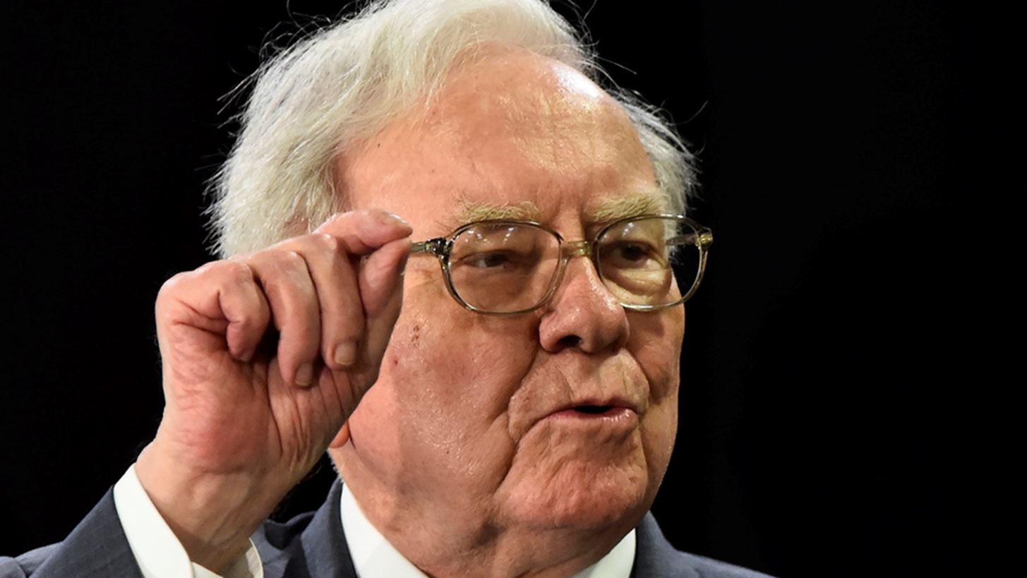 Global 2000: &#x397; Berkshire Hathaway &quot;&#x3B5;&#x3BA;&#x3B8;&#x3C1;&#x3CC;&#x3BD;&#x3B9;&#x3C3;&#x3B5;&quot; &#x3C4;&#x3B7;&#x3BD; JPMorgan &#x3B1;&#x3C0;&#x3CC; &#x3C4;&#x3B7;&#x3BD; &#x3BA;&#x3BF;&#x3C1;&#x3C5;&#x3C6;&#x3AE; &#x3C4;&#x3C9;&#x3BD; &#x397;&#x3A0;&#x391;