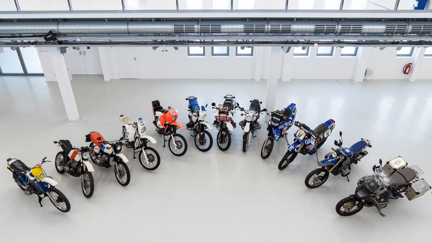 &#x397; BMW Motorrad &#x3B3;&#x3B9;&#x3BF;&#x3C1;&#x3C4;&#x3AC;&#x3B6;&#x3B5;&#x3B9; 40 &#x3C7;&#x3C1;&#x3CC;&#x3BD;&#x3B9;&#x3B1; &#x3BC;&#x3B5; &#x3BC;&#x3BF;&#x3BD;&#x3C4;&#x3AD;&#x3BB;&#x3B1; BMW GS
