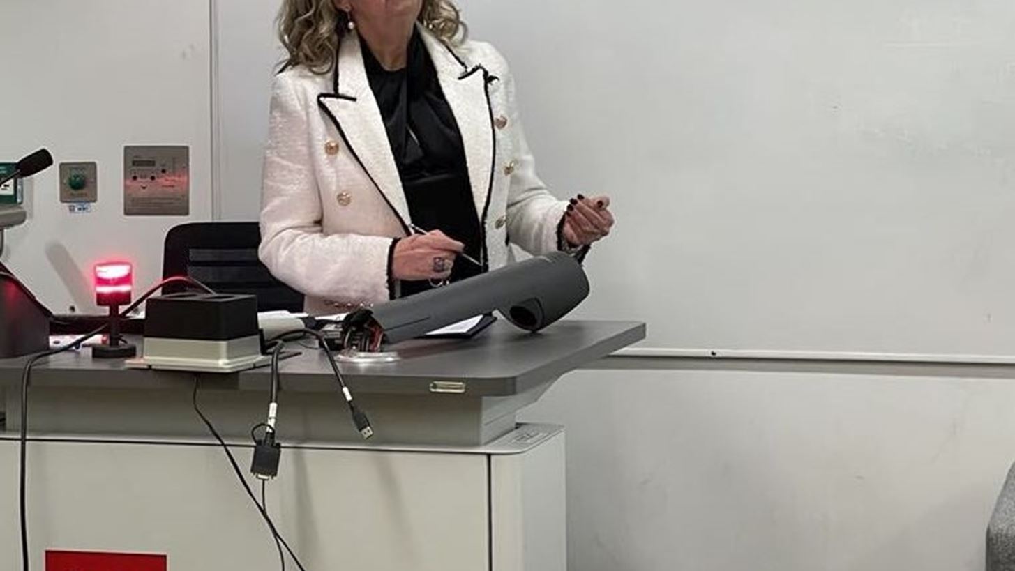 &#x3A3;. &#x395;&#x3C6;&#x3C1;&#x3B1;&#x3AF;&#x3BC;&#x3BF;&#x3B3;&#x3BB;&#x3BF;&#x3C5;: &#x397; &#x3C0;&#x3C1;&#x3CC;&#x3C3;&#x3B2;&#x3B1;&#x3C3;&#x3B7; &#x3C3;&#x3C4;&#x3B7; &#x3C7;&#x3C1;&#x3B7;&#x3BC;&#x3B1;&#x3C4;&#x3BF;&#x3B4;&#x3CC;&#x3C4;&#x3B7;&#x3C3;&#x3B7;, &#x3B1;&#x3C0;&#x3CC; &#x3C4;&#x3B1; &#x3C0;&#x3B9;&#x3BF; &#x3C3;&#x3B7;&#x3BC;&#x3B1;&#x3BD;&#x3C4;&#x3B9;&#x3BA;&#x3AC; &#x3C0;&#x3C1;&#x3BF;&#x3B2;&#x3BB;&#x3AE;&#x3BC;&#x3B1;&#x3C4;&#x3B1; &#x3C0;&#x3BF;&#x3C5; &#x3B1;&#x3BD;&#x3C4;&#x3B9;&#x3BC;&#x3B5;&#x3C4;&#x3C9;&#x3C0;&#x3AF;&#x3B6;&#x3BF;&#x3C5;&#x3BD; &#x3BF;&#x3B9; &#x3B3;&#x3C5;&#x3BD;&#x3B1;&#x3AF;&#x3BA;&#x3B5;&#x3C2; &#x3B5;&#x3C0;&#x3B9;&#x3C7;&#x3B5;&#x3B9;&#x3C1;&#x3B7;&#x3BC;&#x3B1;&#x3C4;&#x3AF;&#x3B5;&#x3C2;