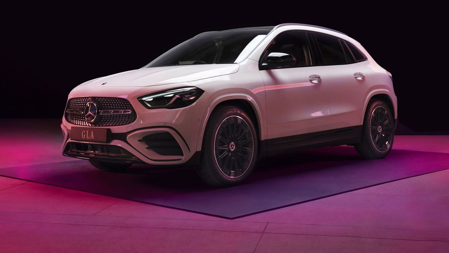 H Mercedes GLA Iconic &#x3B5;&#x3C0;&#x3B1;&#x3BD;&#x3B1;&#x3C0;&#x3C1;&#x3BF;&#x3C3;&#x3B4;&#x3B9;&#x3BF;&#x3C1;&#x3AF;&#x3B6;&#x3B5;&#x3B9; &#x3C4;&#x3BF;&#x3BD; &#x3BF;&#x3C1;&#x3B9;&#x3C3;&#x3BC;&#x3CC; &#x3C4;&#x3BF;&#x3C5; SUV &#x3BA;&#x3B1;&#x3B9; &#x3BE;&#x3B5;&#x3C7;&#x3C9;&#x3C1;&#x3AF;&#x3B6;&#x3B5;&#x3B9;