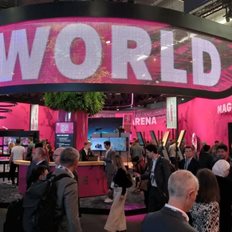 MWC 2024: &#x39F; &#x3C8;&#x3B7;&#x3C6;&#x3B9;&#x3B1;&#x3BA;&#x3CC;&#x3C2; &#x3BC;&#x3B5;&#x3C4;&#x3B1;&#x3C3;&#x3C7;&#x3B7;&#x3BC;&#x3B1;&#x3C4;&#x3B9;&#x3C3;&#x3BC;&#x3CC;&#x3C2; &#x3C4;&#x3BF;&#x3C5; &#x3B5;&#x3BB;&#x3BB;&#x3B7;&#x3BD;&#x3B9;&#x3BA;&#x3BF;&#x3CD; &#x3B4;&#x3B7;&#x3BC;&#x3CC;&#x3C3;&#x3B9;&#x3BF;&#x3C5; &#x3C4;&#x3BF;&#x3BC;&#x3AD;&#x3B1; &#x3C0;&#x3B1;&#x3C1;&#x3BF;&#x3C5;&#x3C3;&#x3B9;&#x3AC;&#x3C3;&#x3C4;&#x3B7;&#x3BA;&#x3B5; &#x3C3;&#x3B5; &#x3CC;&#x3BB;&#x3BF; &#x3C4;&#x3BF;&#x3BD; &#x3BA;&#x3CC;&#x3C3;&#x3BC;&#x3BF; &#x3B1;&#x3C0;&#x3CC; &#x3C4;&#x3B7;&#x3BD; Telekom