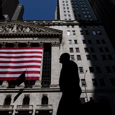 Ο πληθωρισμός έστειλε σε νέα ιστορικά υψηλά τη Wall - Έσπασε τις 47.000 μονάδες ο Dow