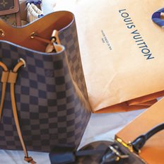 Luxury brands: Ποια κάνουν τζίρο εκατομμυρίων στην Ελλάδα