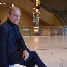&#x393;&#x3B9;&#x3AC;&#x3BD;&#x3BD;&#x3B7;&#x3C2; &#x392;&#x3B1;&#x3BA;&#x3B1;&#x3C1;&#x3AD;&#x3BB;&#x3B7;&#x3C2;: &#x3A4;&#x3BF; &#x39C;&#x3AD;&#x3B3;&#x3B1;&#x3C1;&#x3BF; &#x39C;&#x3BF;&#x3C5;&#x3C3;&#x3B9;&#x3BA;&#x3AE;&#x3C2; &#x3B5;&#x3C0;&#x3B1;&#x3BD;&#x3B1;&#x3BA;&#x3AC;&#x3BC;&#x3C0;&#x3C4;&#x3B5;&#x3B9;