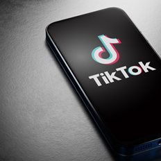Το μέλλον του TikTok: Στα χέρια Αμερικανών επενδυτών η διαχείριση του αλγορίθμου και των δεδομένων στις ΗΠΑ