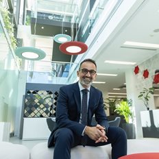 &#x398;&#x3AC;&#x3BD;&#x3BF;&#x3C2; &#x39A;&#x3C5;&#x3C1;&#x3B9;&#x3B1;&#x3B6;&#x3AE;&#x3C2; (Miele Hellas): &#x397; &#x3B5;&#x3C3;&#x3C4;&#x3AF;&#x3B1;&#x3C3;&#x3B7; &#x3C3;&#x3C4;&#x3BF;&#x3BD; &#x3C4;&#x3BF;&#x3BC;&#x3AD;&#x3B1; &#x3C4;&#x3BF;&#x3C5; ESG &#x3B5;&#x3AF;&#x3BD;&#x3B1;&#x3B9; &#x3B5;&#x3C5;&#x3B8;&#x3CD;&#x3BD;&#x3B7; &#x3B3;&#x3B9;&#x3B1; &#x3C4;&#x3BF;&#x3BD; &#x3C0;&#x3BB;&#x3B1;&#x3BD;&#x3AE;&#x3C4;&#x3B7; &#x3BA;&#x3B1;&#x3B9; &#x3C4;&#x3B9;&#x3C2; &#x3BA;&#x3BF;&#x3B9;&#x3BD;&#x3C9;&#x3BD;&#x3AF;&#x3B5;&#x3C2;