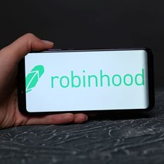 &#x3A0;&#x3BB;&#x3BF;&#x3C5;&#x3C3;&#x3B9;&#x3CC;&#x3C4;&#x3B5;&#x3C1;&#x3BF;&#x3B9; &#x3BA;&#x3B1;&#x3C4;&#x3AC; $600 &#x3B5;&#x3BA;&#x3B1;&#x3C4;. &#x3BF;&#x3B9; &#x3B9;&#x3B4;&#x3C1;&#x3C5;&#x3C4;&#x3AD;&#x3C2; &#x3C4;&#x3B7;&#x3C2; Robinhood &#x3BC;&#x3B5;&#x3C4;&#x3AC; &#x3C4;&#x3BF; &quot;&#x3AC;&#x3BB;&#x3BC;&#x3B1;&quot; &#x3C4;&#x3B7;&#x3C2; &#x3BC;&#x3B5;&#x3C4;&#x3BF;&#x3C7;&#x3AE;&#x3C2; &#x3BA;&#x3B1;&#x3C4;&#x3AC; 24%
