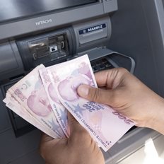 Ξεπέρασε τις 27 τουρκικές λίρες το δολάριο - Νέα αύξηση δείχνουν τα στοιχεία