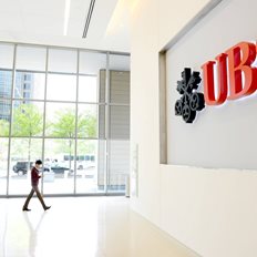 &#x394;&#x3B9;&#x3AD;&#x3BB;&#x3C5;&#x3C3;&#x3B5; &#x3C4;&#x3B1; &#x3C4;&#x3C1;&#x3B1;&#x3C0;&#x3B5;&#x3B6;&#x3B9;&#x3BA;&#x3AC; &#x3C1;&#x3B5;&#x3BA;&#x3CC;&#x3C1; &#x3B7; UBS &#x3BA;&#x3B1;&#x3B8;&#x3CE;&#x3C2; &#x3B1;&#x3C0;&#x3BF;&#x3C1;&#x3C1;&#x3BF;&#x3C6;&#x3AC; &#x3C4;&#x3B7;&#x3BD; Credit Suisse - &#x39A;&#x3AD;&#x3C1;&#x3B4;&#x3B7; &#x3C4;&#x3C1;&#x3B9;&#x3BC;&#x3AE;&#x3BD;&#x3BF;&#x3C5; &#x3CD;&#x3C8;&#x3BF;&#x3C5;&#x3C2; $29 &#x3B4;&#x3B9;&#x3C3;.