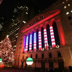 Τρίτη διαδοχική χρονιά κερδών για την Wall Street - Eτήσια άνοδο 16% ο S&amp;P 500, "άλμα" 20% για τον Nasdaq