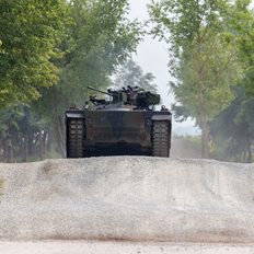 Ελληνική αμυντική βιομηχανία: Τι ζητά για να μη μείνει πίσω στην κούρσα των εξοπλισμών