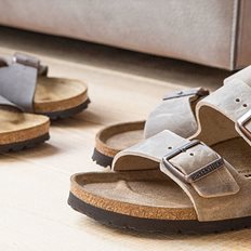 Birkenstock: Στοχεύει σε αποτίμηση έως και $9,2 δισ. στην IPO - Ποιοι επενδυτές μπαίνουν