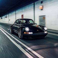 &#x3A0;&#x3B1;&#x3BD;&#x3AD;&#x3BC;&#x3BF;&#x3C1;&#x3C6;&#x3B7; restomod Porsche 911 (964) &#x3BC;&#x3B5; 400 &#x3AF;&#x3C0;&#x3C0;&#x3BF;&#x3C5;&#x3C2;