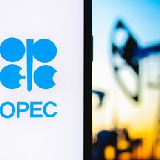 Bloomberg: &#x397; &#x3C0;&#x3B1;&#x3C1;&#x3B1;&#x3B3;&#x3C9;&#x3B3;&#x3AE; &#x3B1;&#x3C1;&#x3B3;&#x3BF;&#x3CD; &#x3C4;&#x3BF;&#x3C5; OPEC &#x3C0;&#x3B1;&#x3C1;&#x3AD;&#x3BC;&#x3B5;&#x3B9;&#x3BD;&#x3B5; &#x3C3;&#x3C4;&#x3B1;&#x3B8;&#x3B5;&#x3C1;&#x3AE; &#x3C4;&#x3BF;&#x3BD; &#x391;&#x3C0;&#x3C1;&#x3AF;&#x3BB;&#x3B9;&#x3BF;